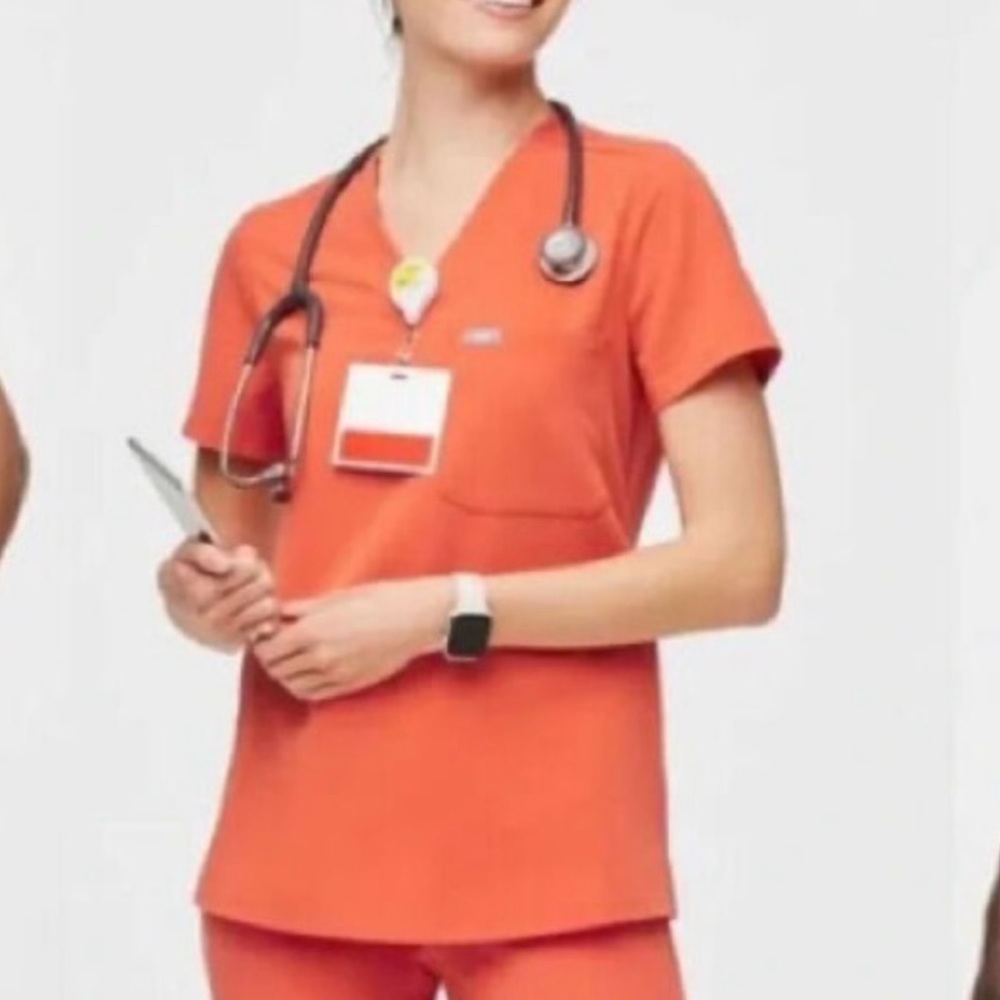 Figs scrub top